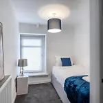 5-Bed Home Near Swansea Stadium
