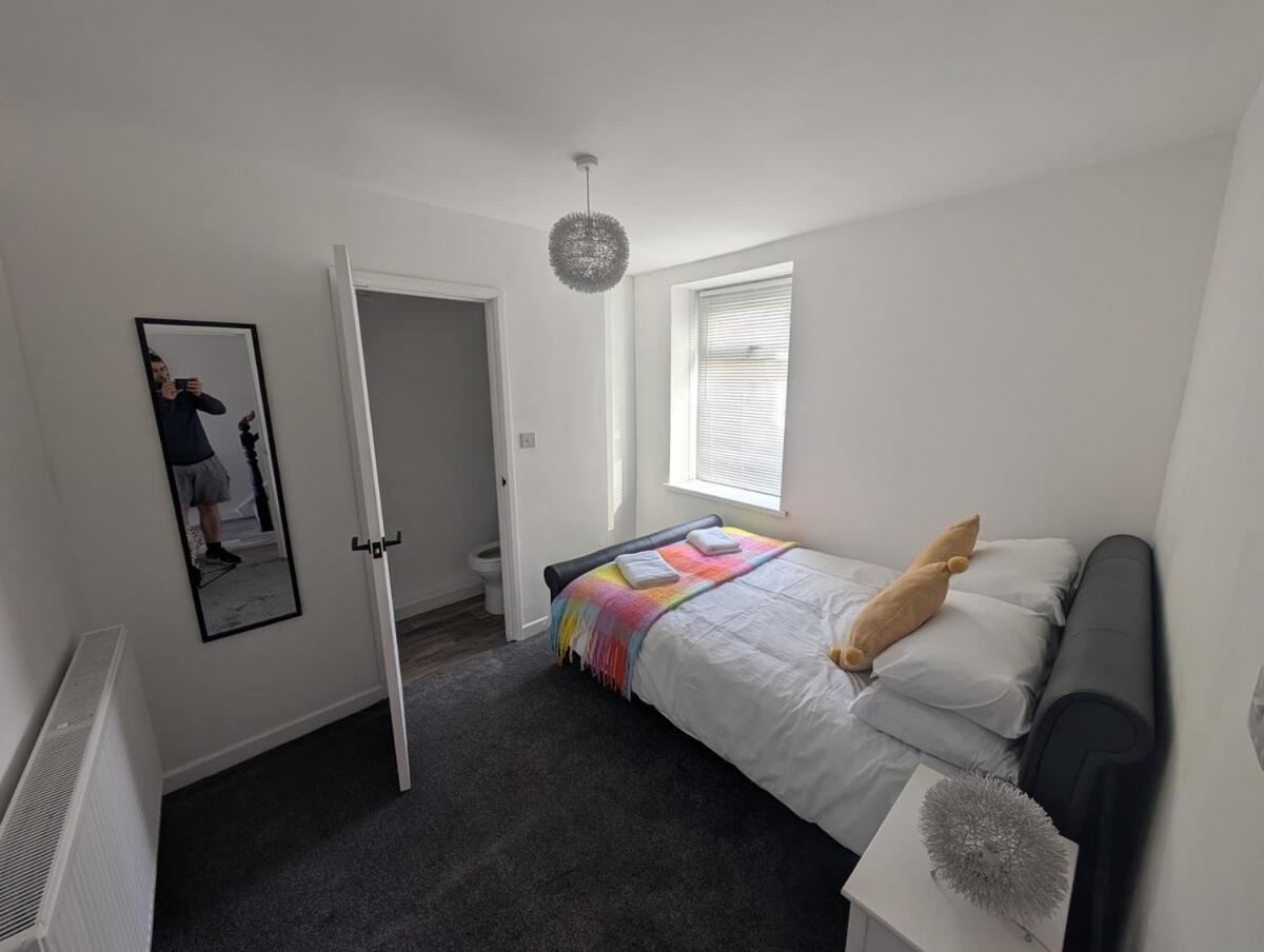 5-bed Near Stadium