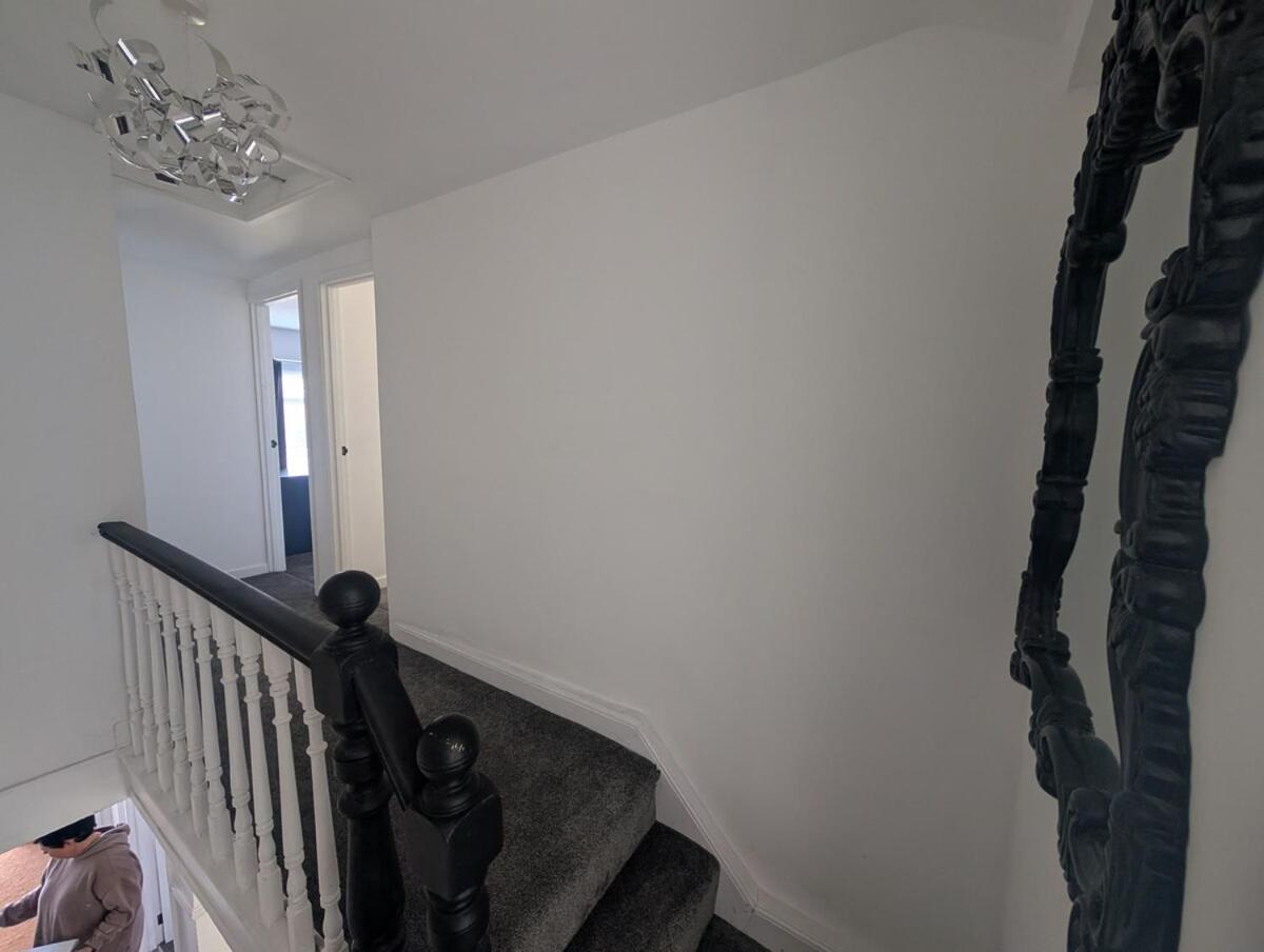 5-bed Near Stadium