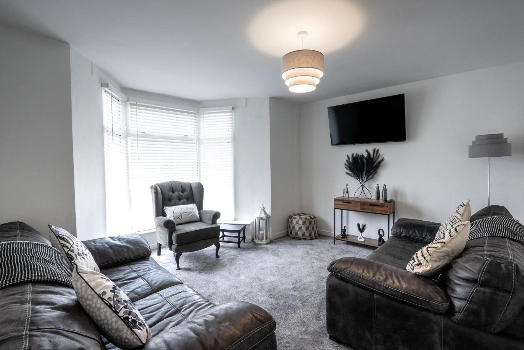 5-bed Near Stadium Holiday home Swansea