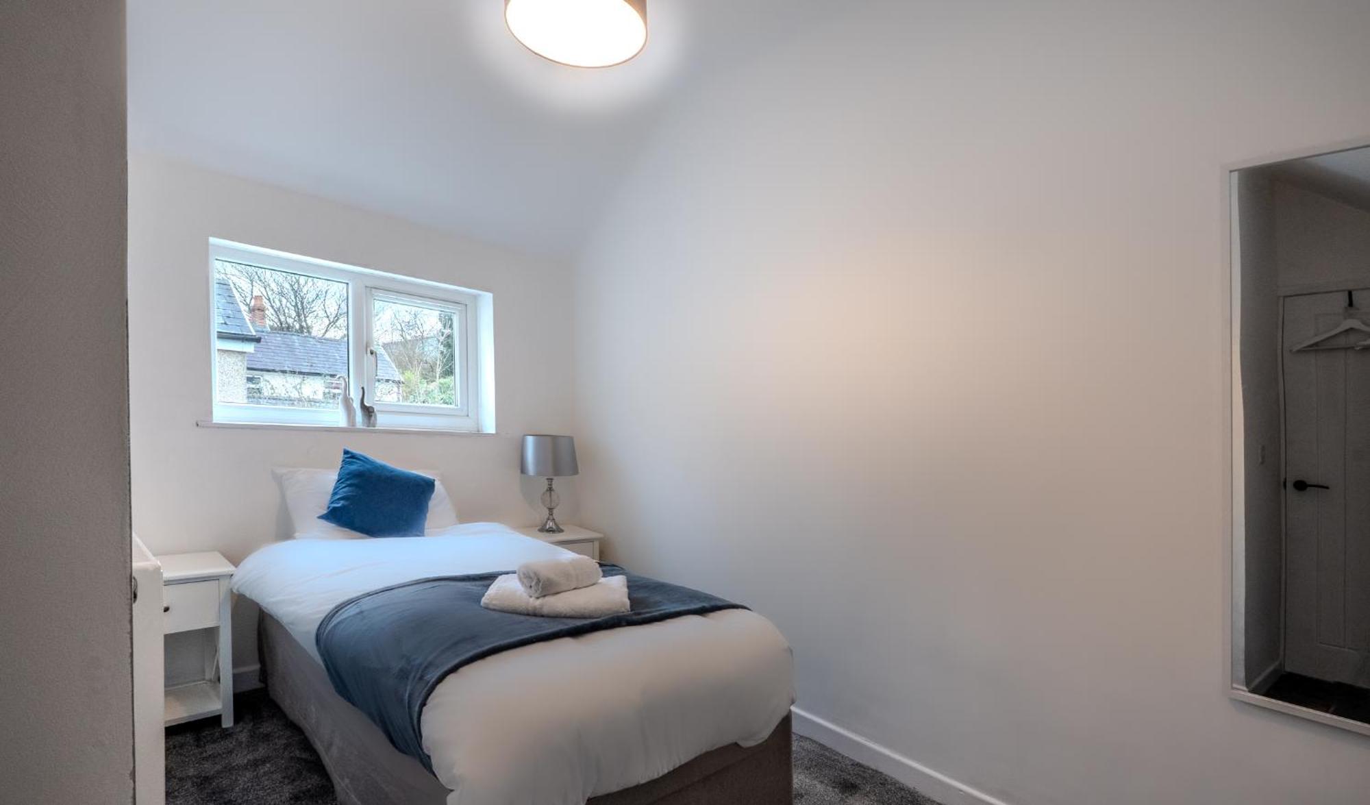 5-bed Near Stadium * Swansea