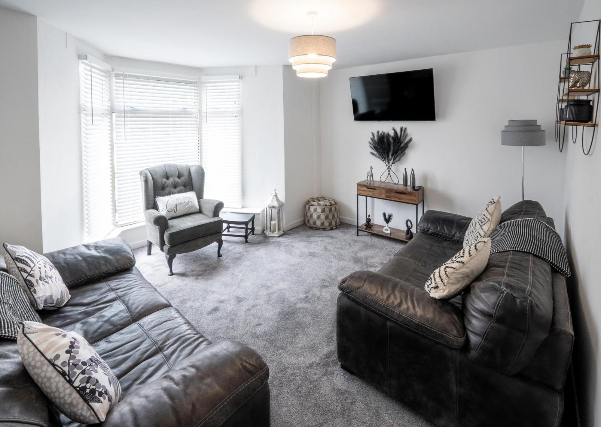 Holiday home 5-bed Near Stadium
